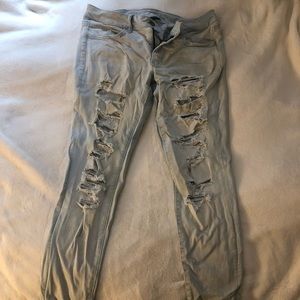American Eagle Ripped Jeans Super Stretch